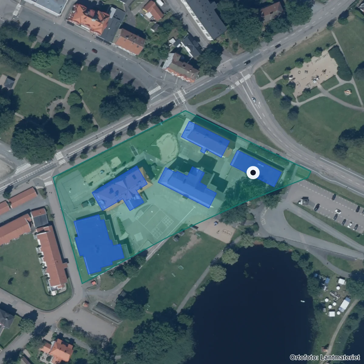 Flygbild över Parkskolan, ortofoto från Lantmäteriet