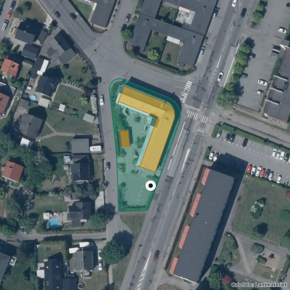 Flygbild över Munkhätteskolan, ortofoto från Lantmäteriet