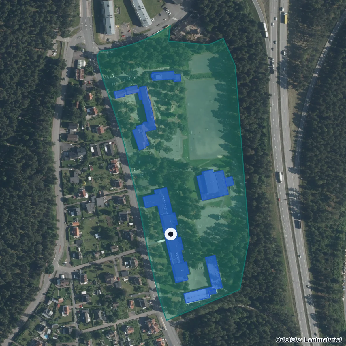 Flygbild över Ljungarumsskolan, ortofoto från Lantmäteriet