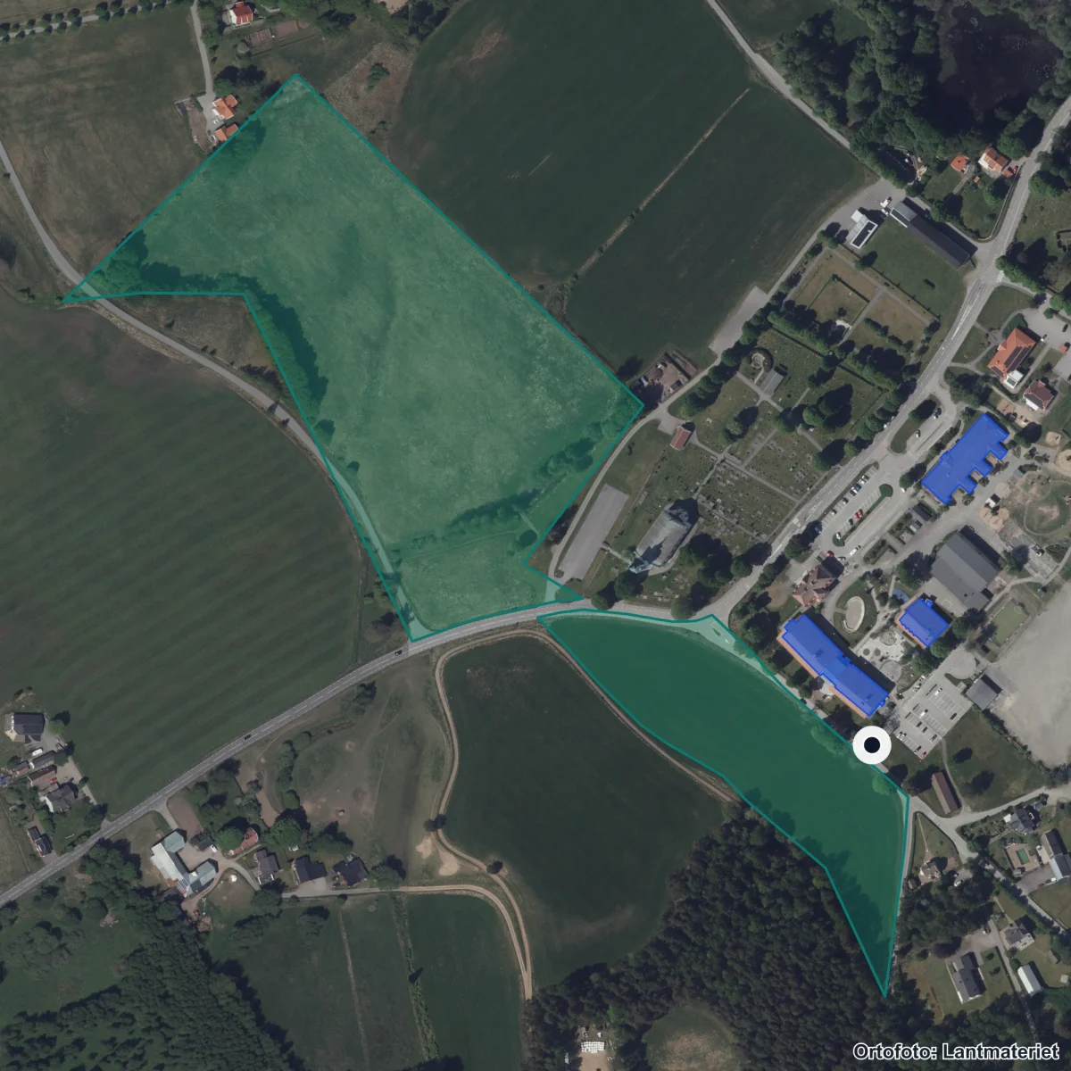 Aerial view of Rävlandaskolan, orthophoto from Lantmäteriet