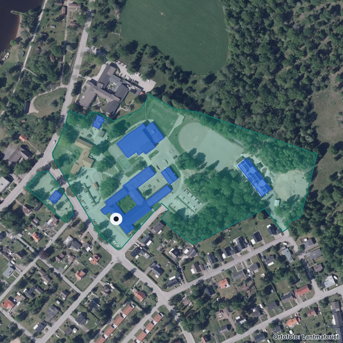 Aerial view of Braås skola, orthophoto from Lantmäteriet