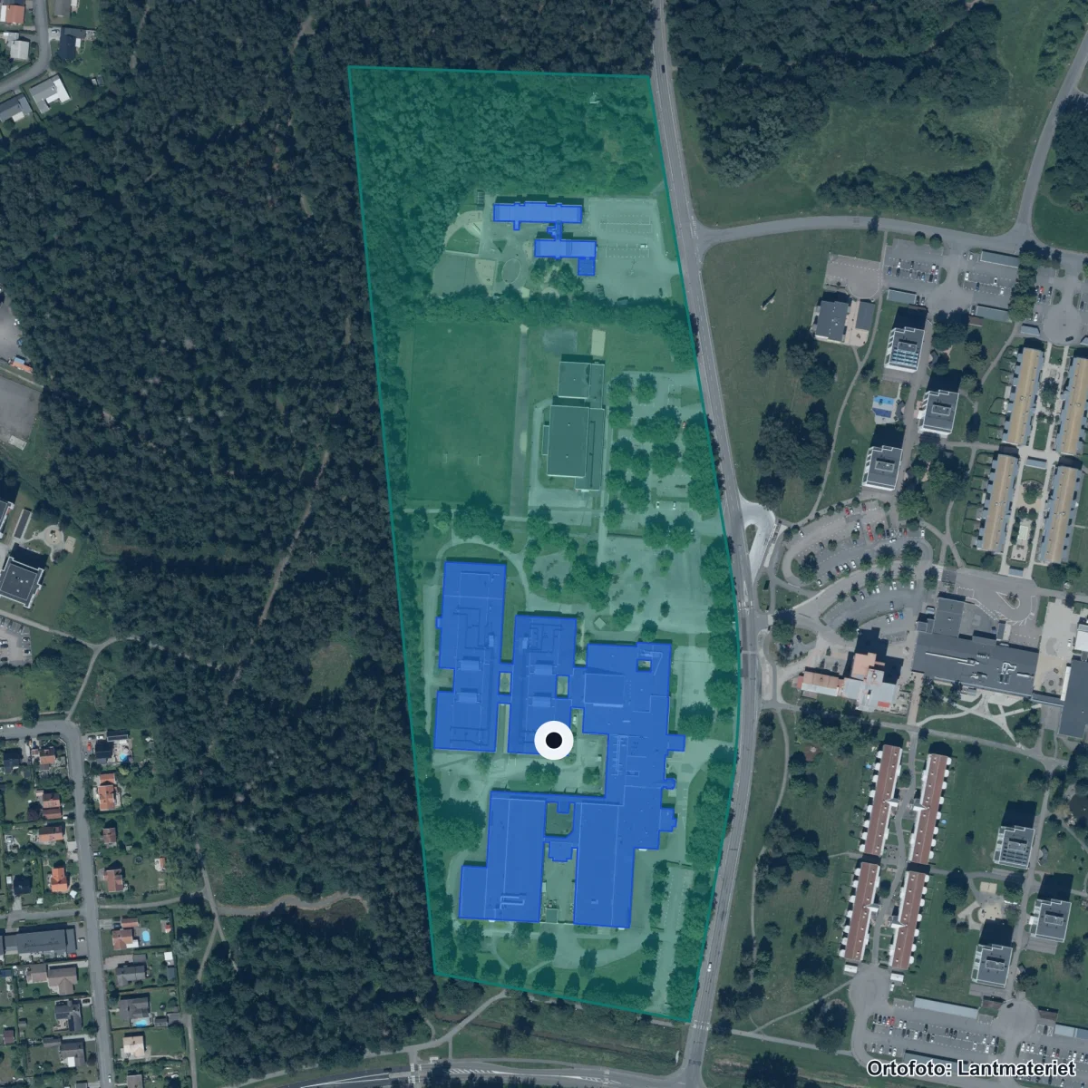 Flygbild över Österänggymnasiet, ortofoto från Lantmäteriet