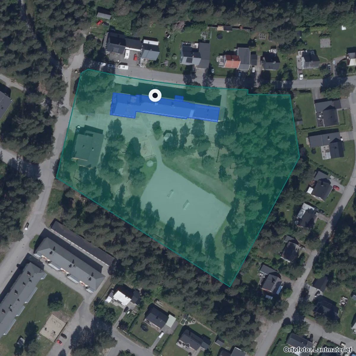 Flygbild över Hedskolan, ortofoto från Lantmäteriet