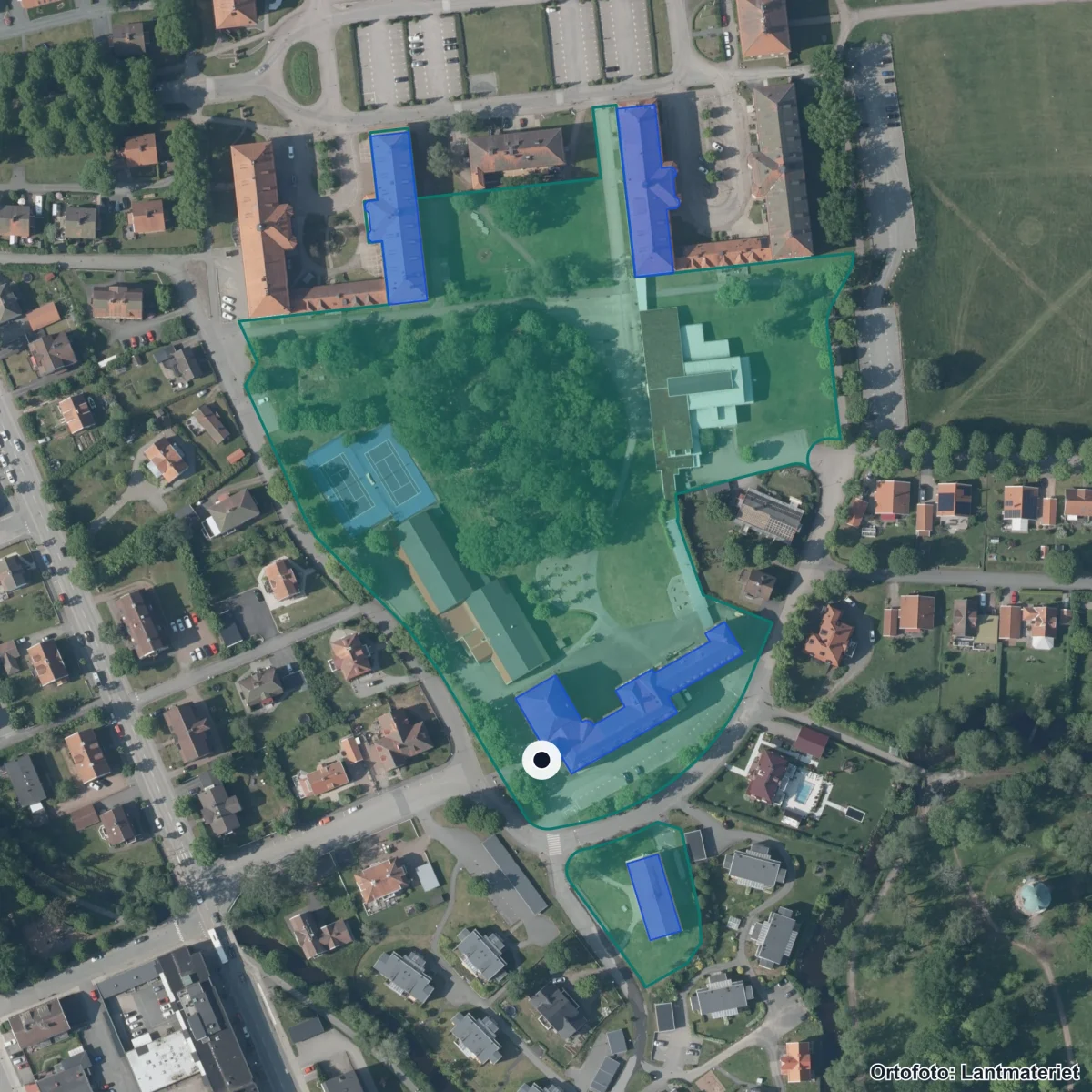Flygbild över Eksjö Gymnasium, ortofoto från Lantmäteriet