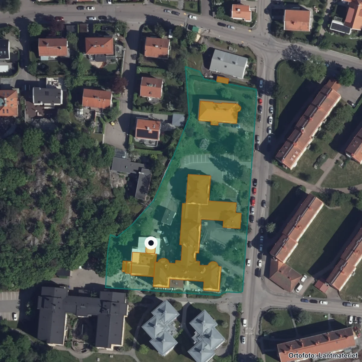 Flygbild över Ekmanska Skolan, ortofoto från Lantmäteriet