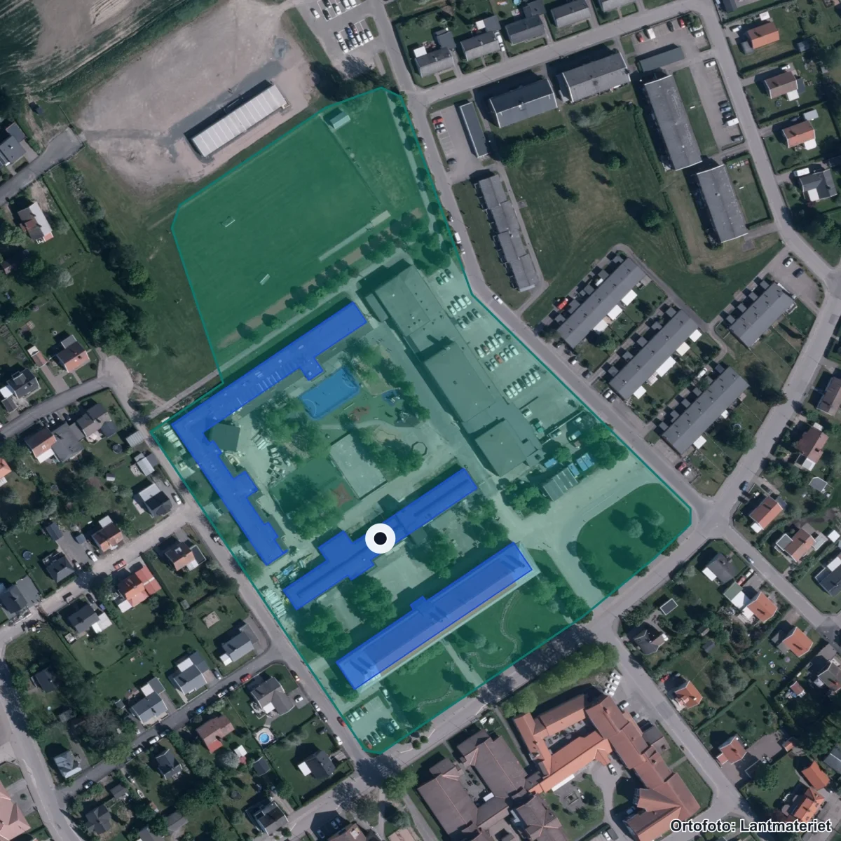 Flygbild över Nästegårdsskolan, ortofoto från Lantmäteriet
