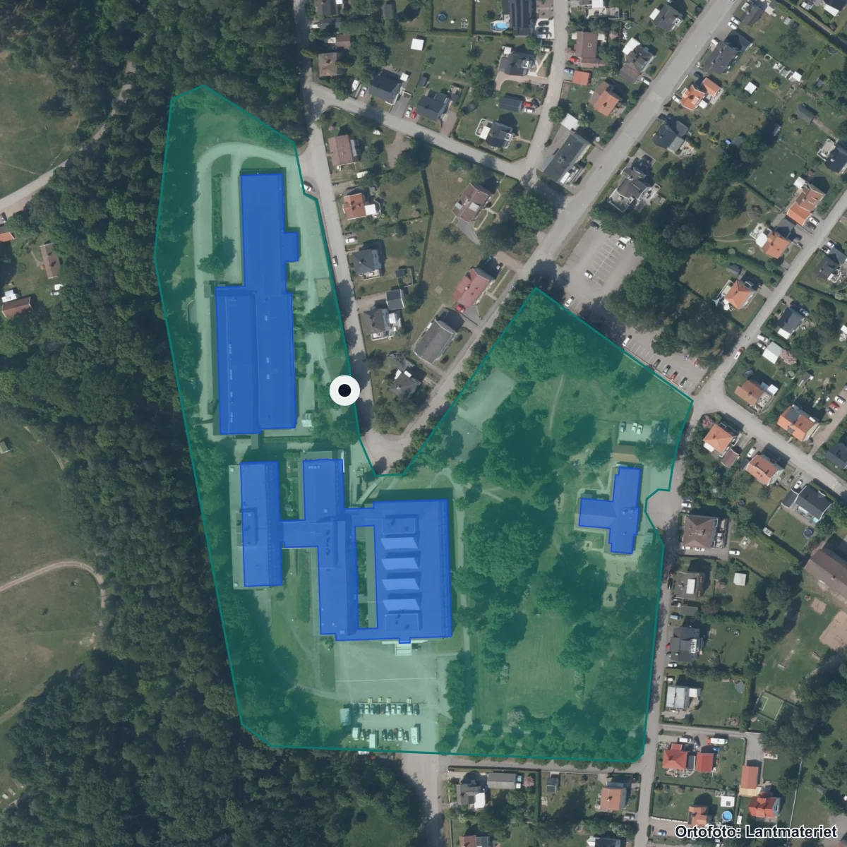 Aerial view of Vuxenutbildningen Motala, orthophoto from Lantmäteriet