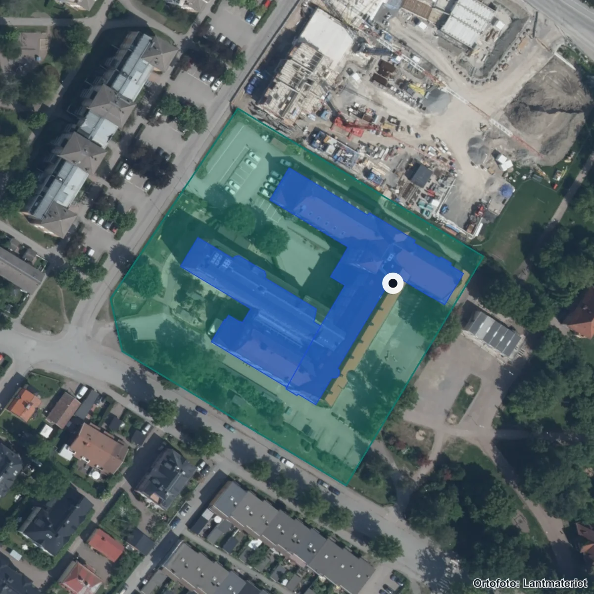 Flygbild över Stiftelsen Uppsala Musikklasser, ortofoto från Lantmäteriet
