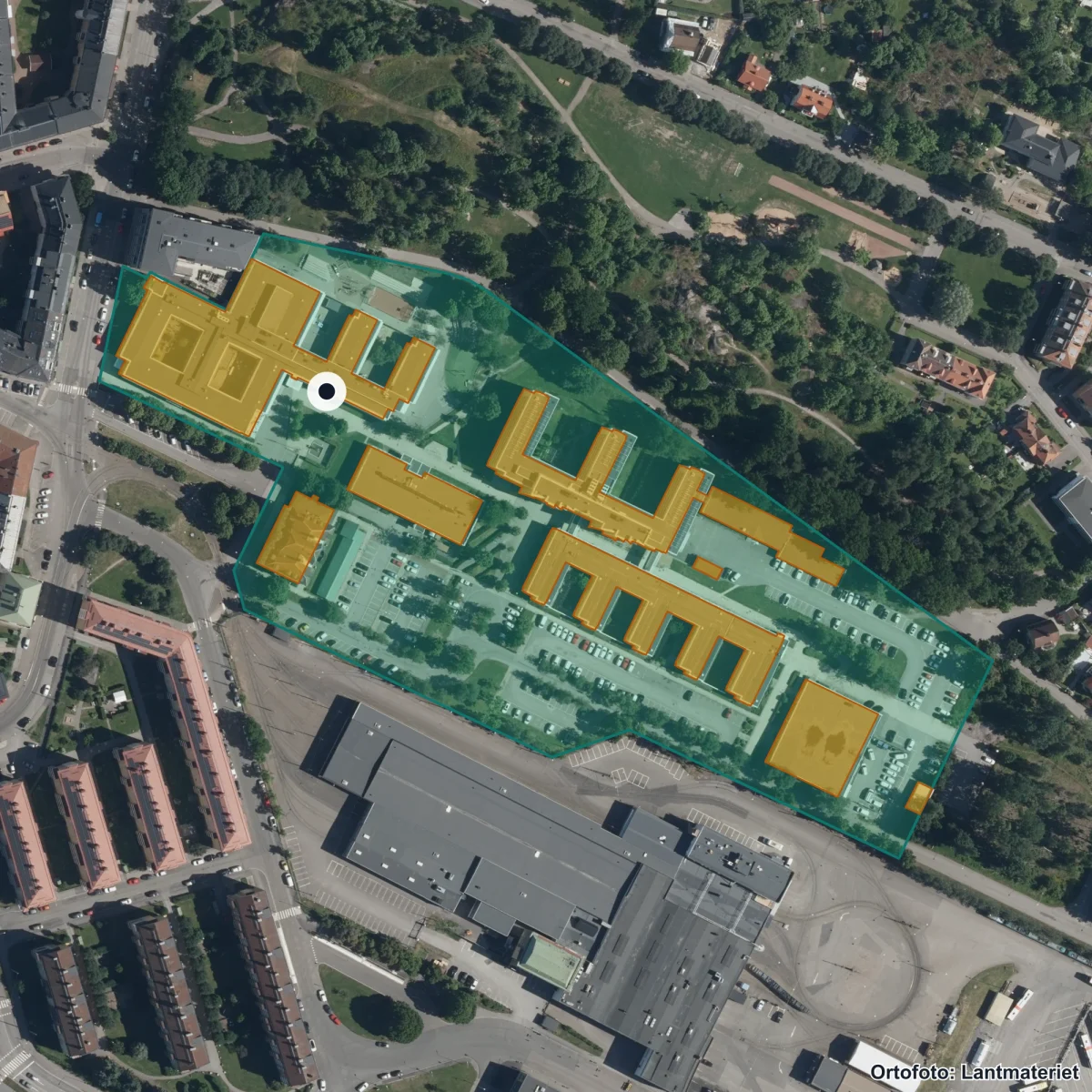 Aerial view of Lärande Grundskola, orthophoto from Lantmäteriet