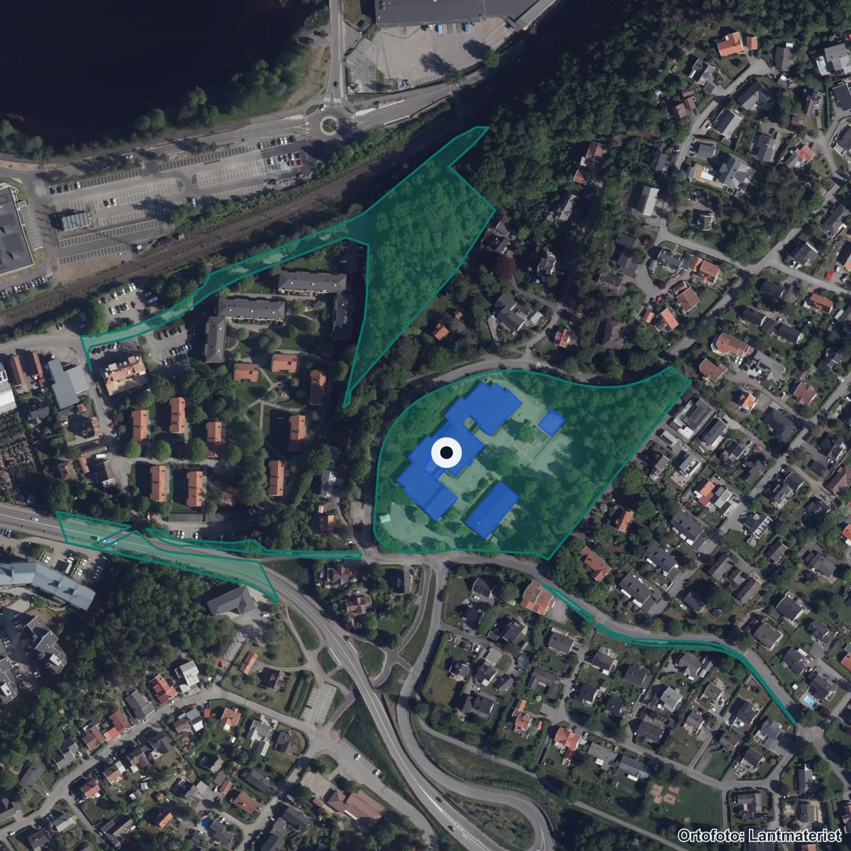 Aerial view of Högadalsskolan, orthophoto from Lantmäteriet