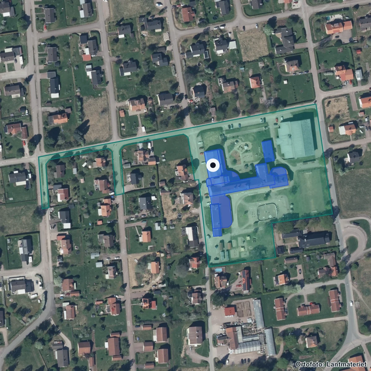 Flygbild över Insjöns skola, ortofoto från Lantmäteriet