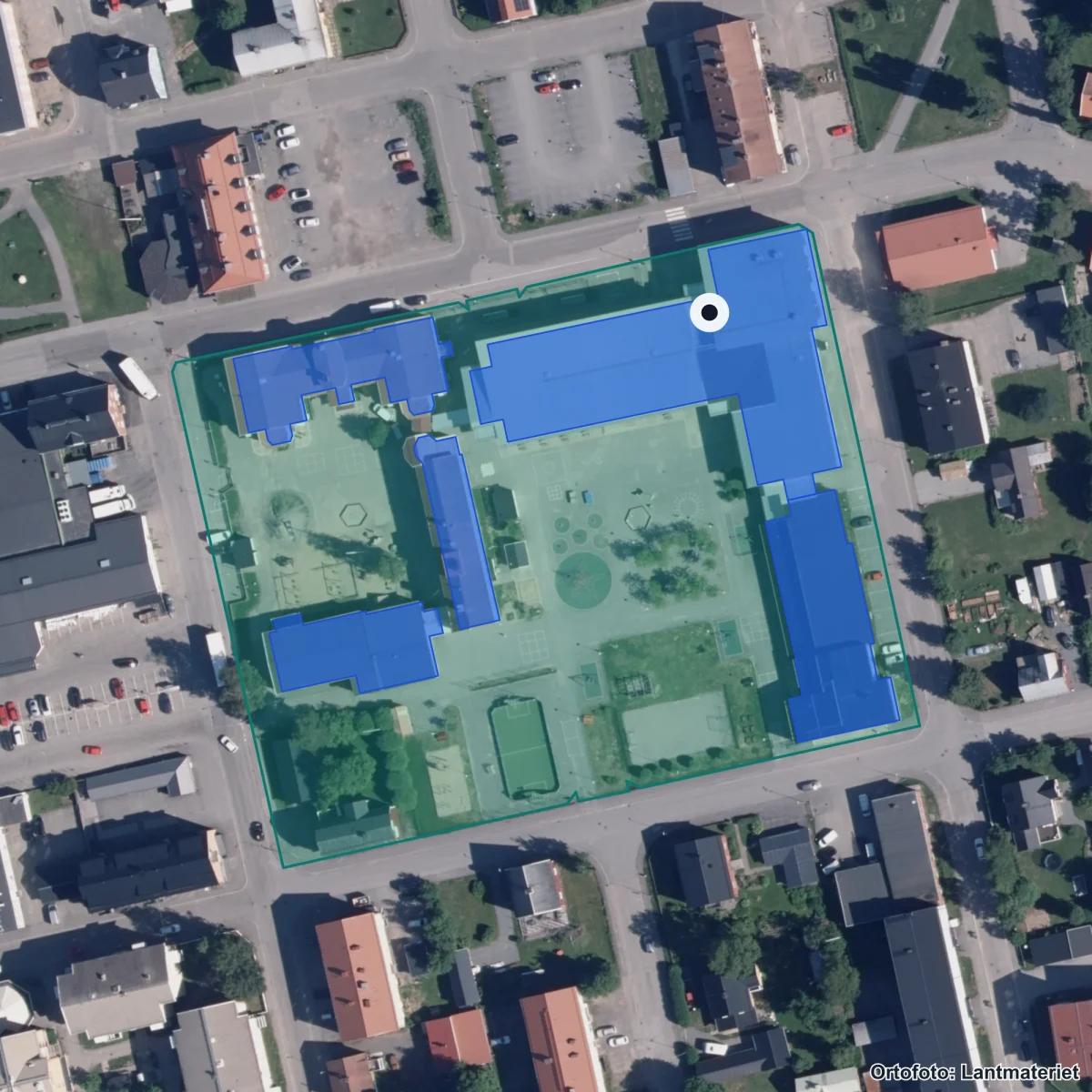 Aerial view of Vegaskolan, orthophoto from Lantmäteriet