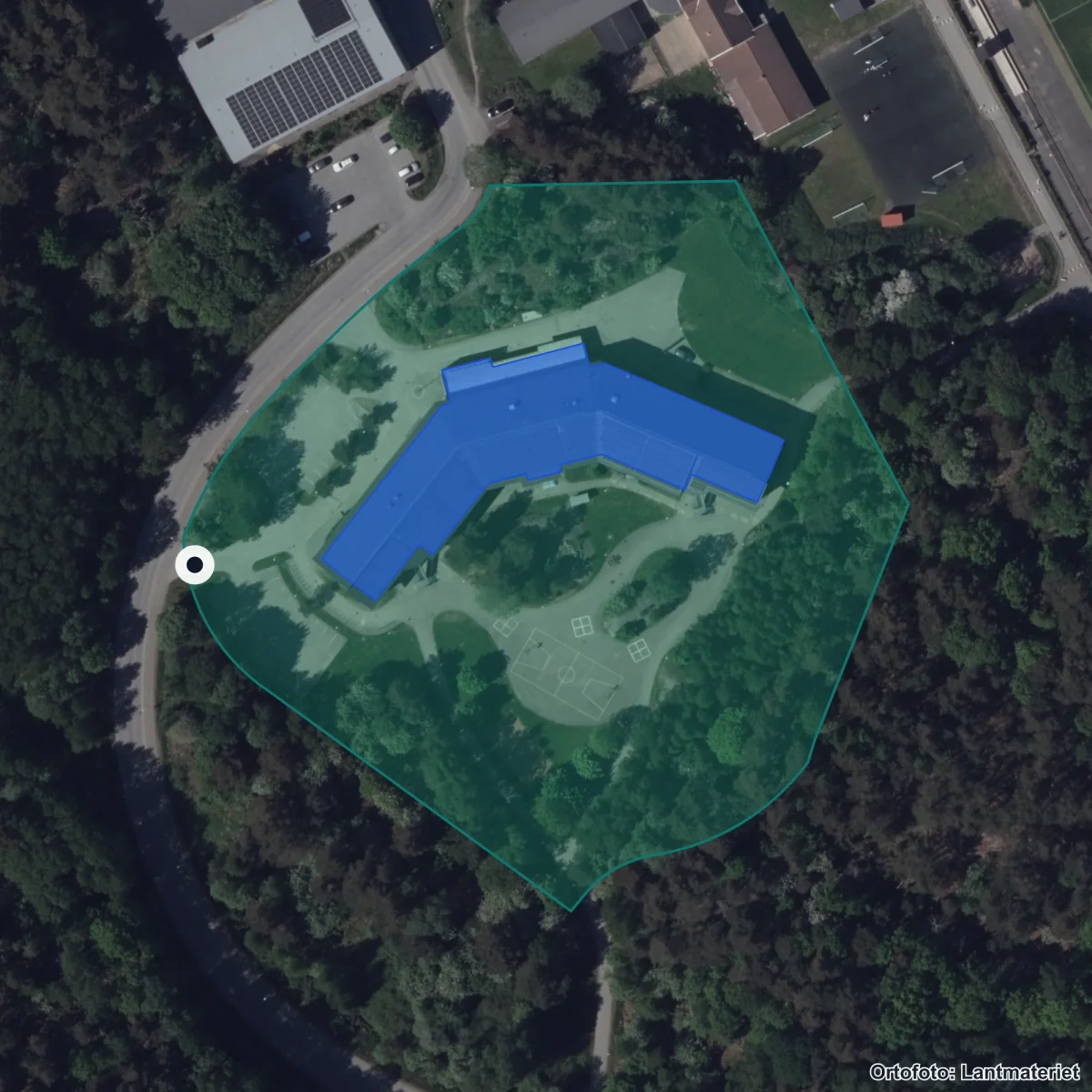Flygbild över Nordlyckeskolan, ortofoto från Lantmäteriet