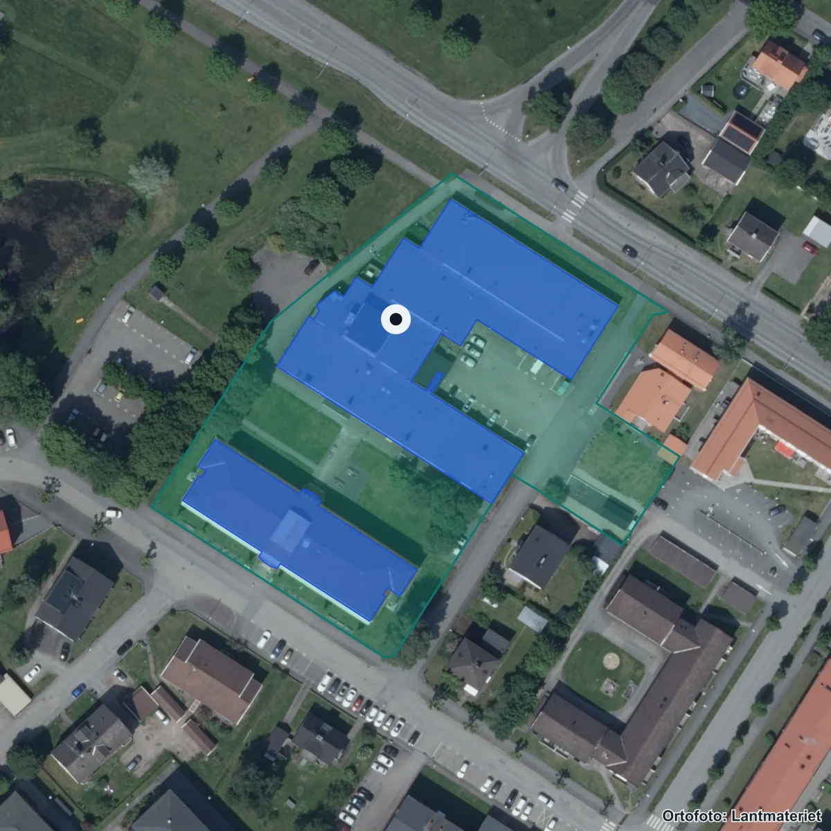 Flygbild över Vetlanda Lärcentrum, ortofoto från Lantmäteriet