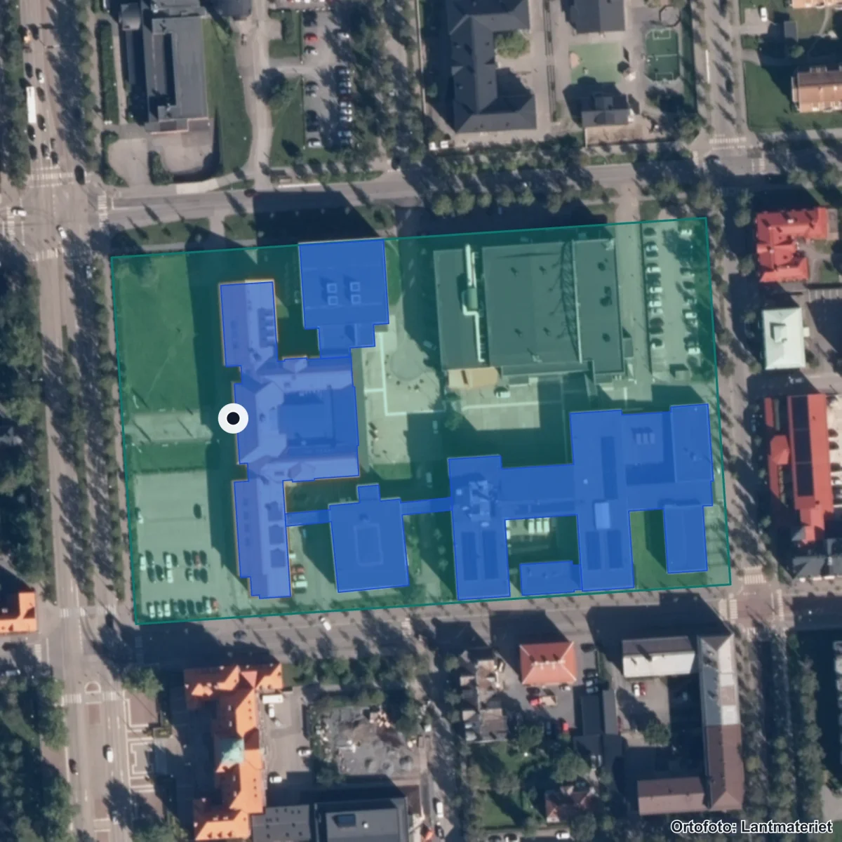 Flygbild över Jämtlands Gymnasium Wargentin, ortofoto från Lantmäteriet