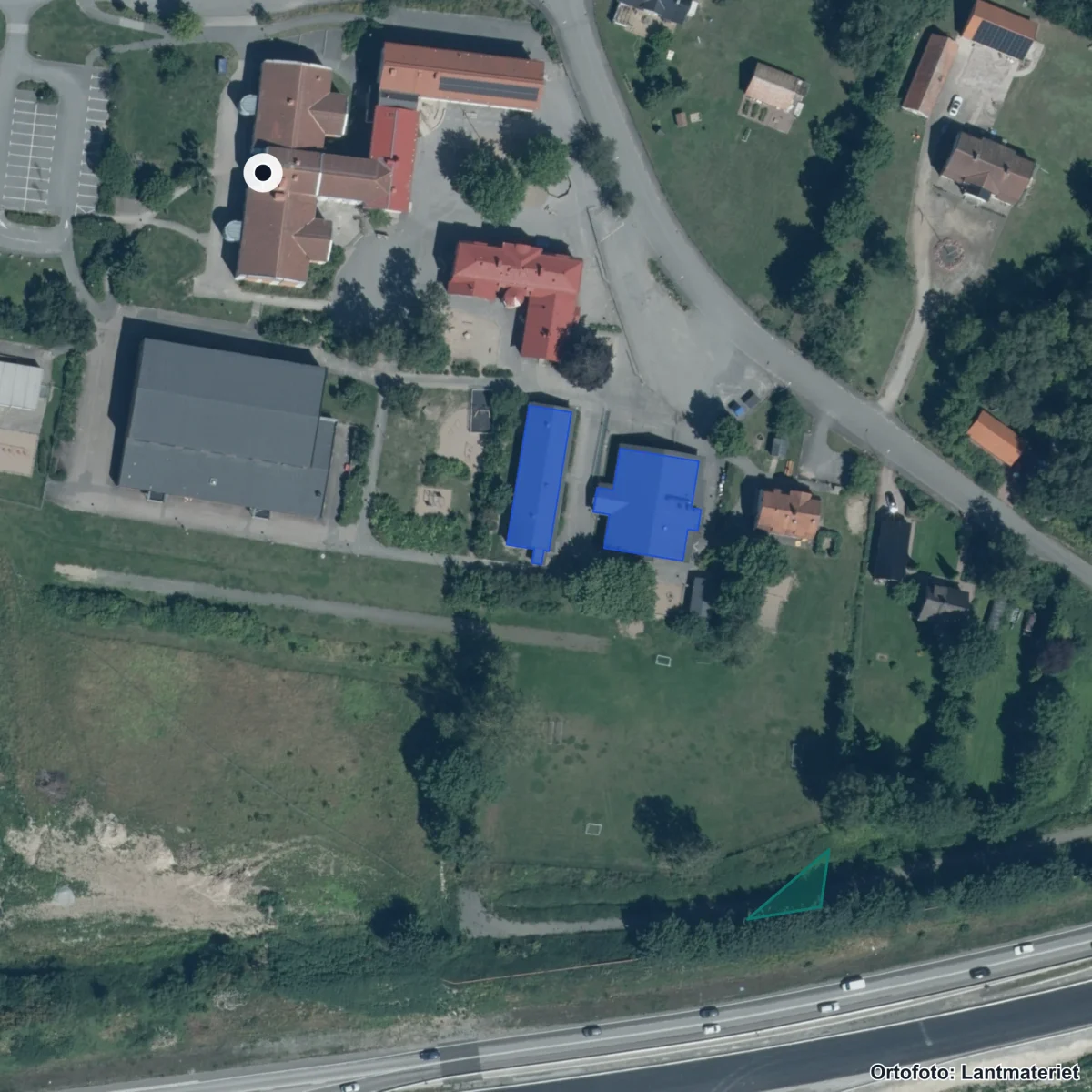 Flygbild över Fjälkinge skola, ortofoto från Lantmäteriet