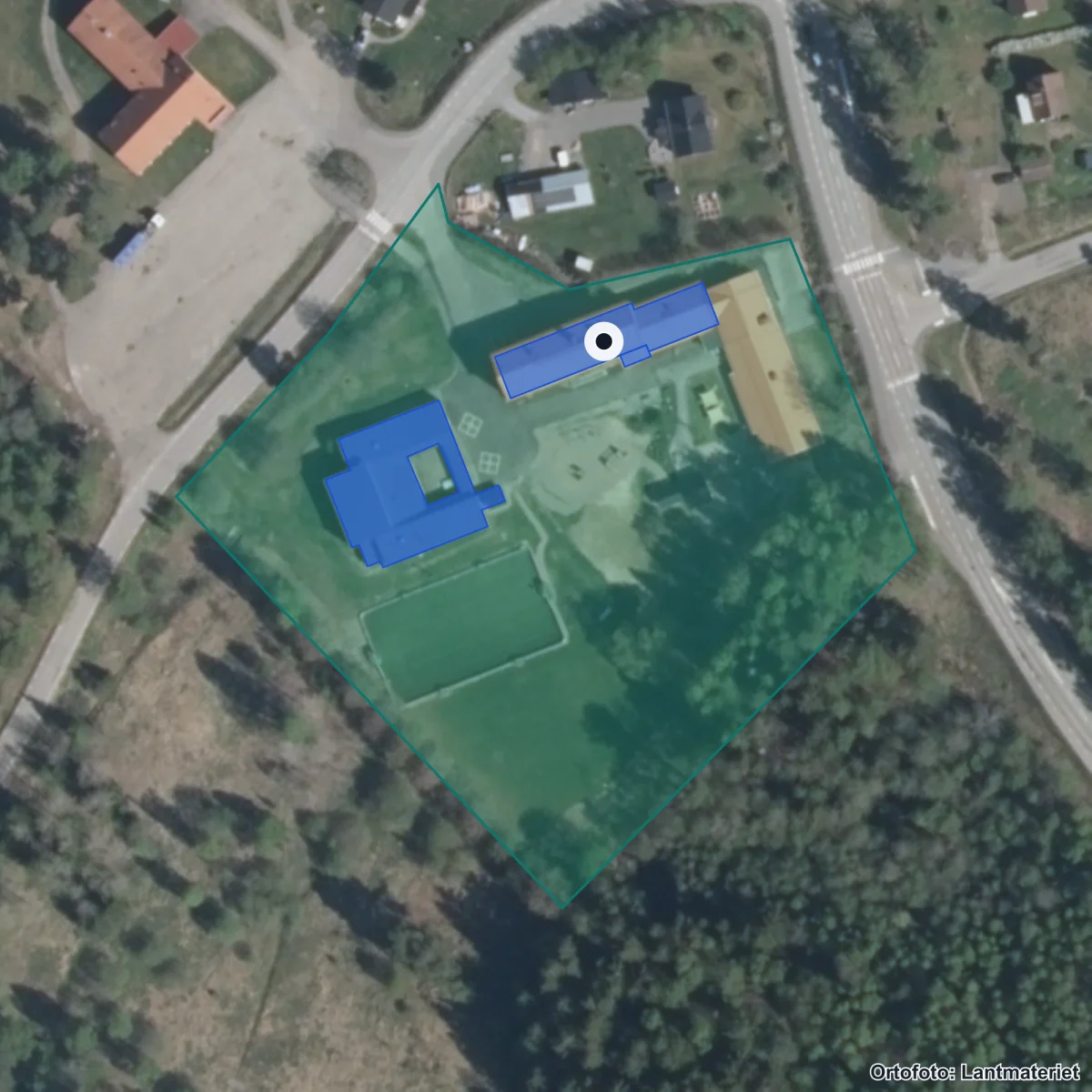 Flygbild över Svanskog skola, ortofoto från Lantmäteriet