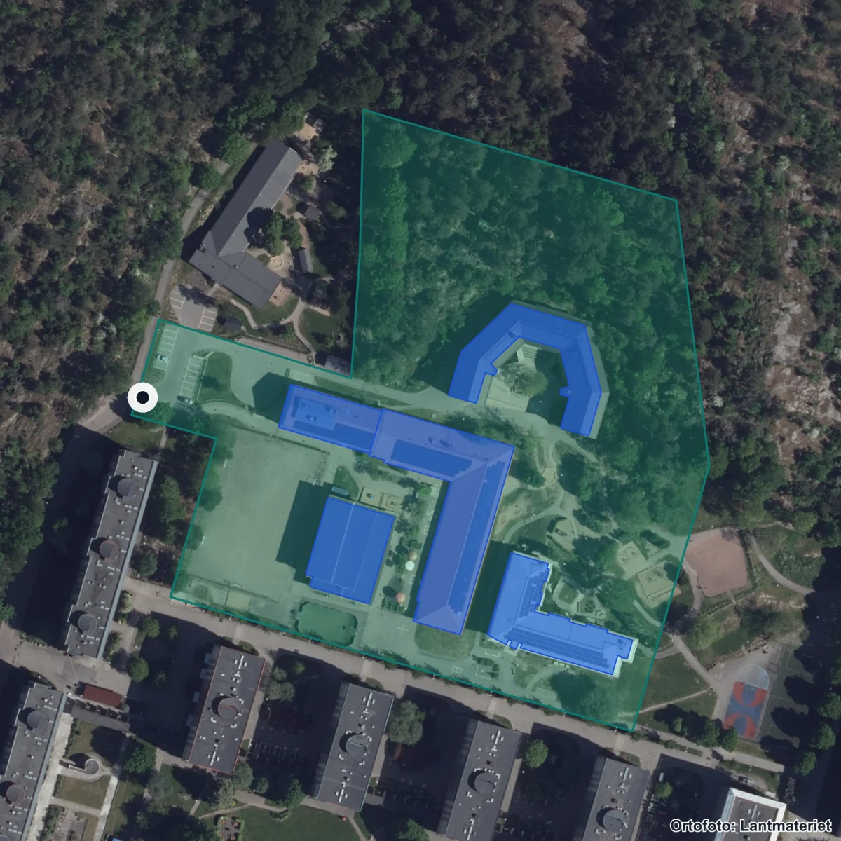 Aerial view of Bergsgårdsskolan, orthophoto from Lantmäteriet