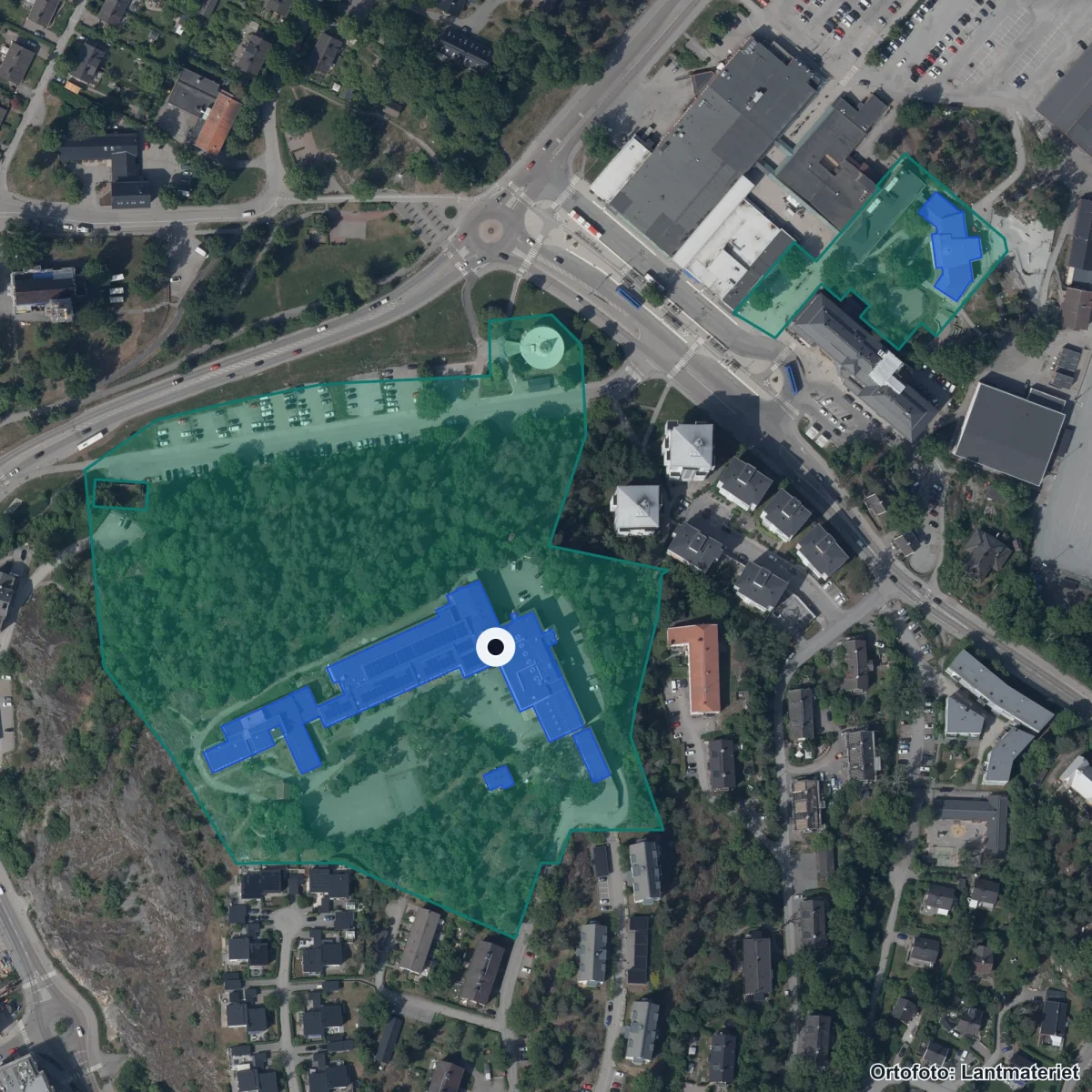 Aerial view of Kvarnbergskolan, orthophoto from Lantmäteriet