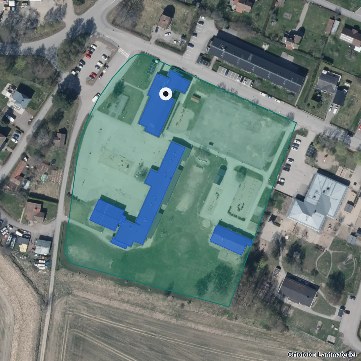 Flygbild över Ärla skola, ortofoto från Lantmäteriet