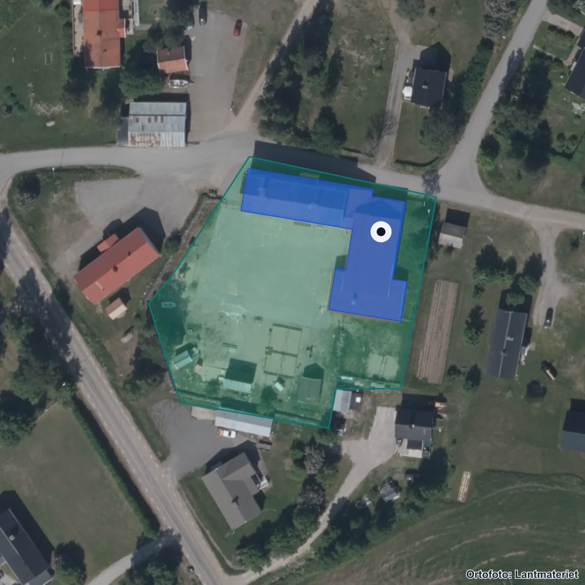 Flygbild över Solstrålens förskola och fritids, ortofoto från Lantmäteriet