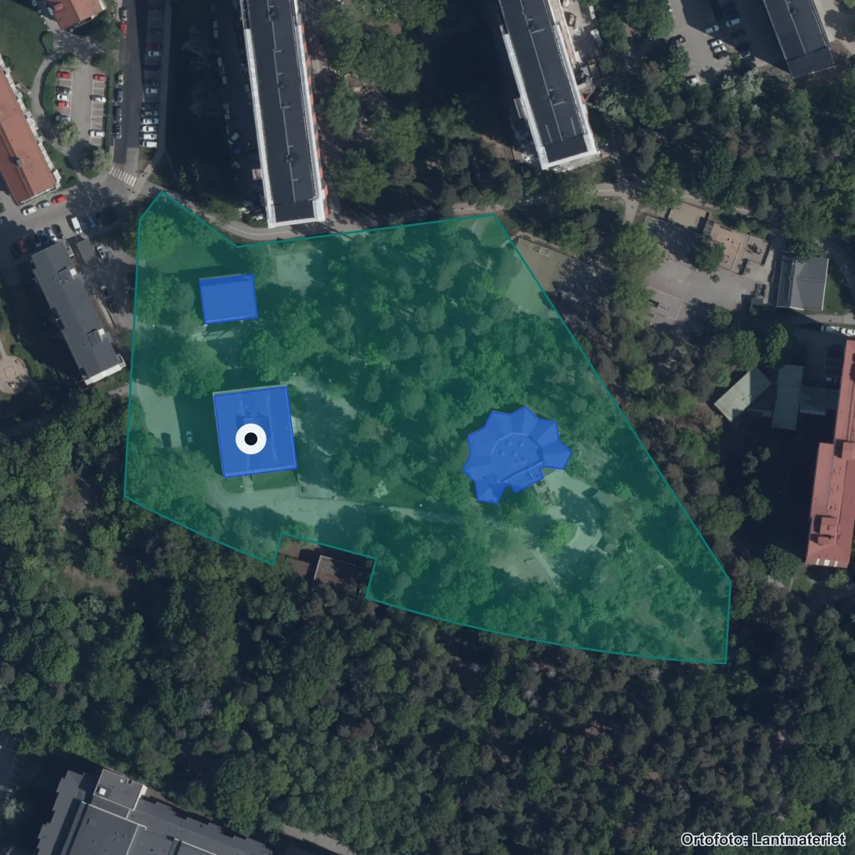 Flygbild över Stiftelsen nya Ängkärrskolan, ortofoto från Lantmäteriet