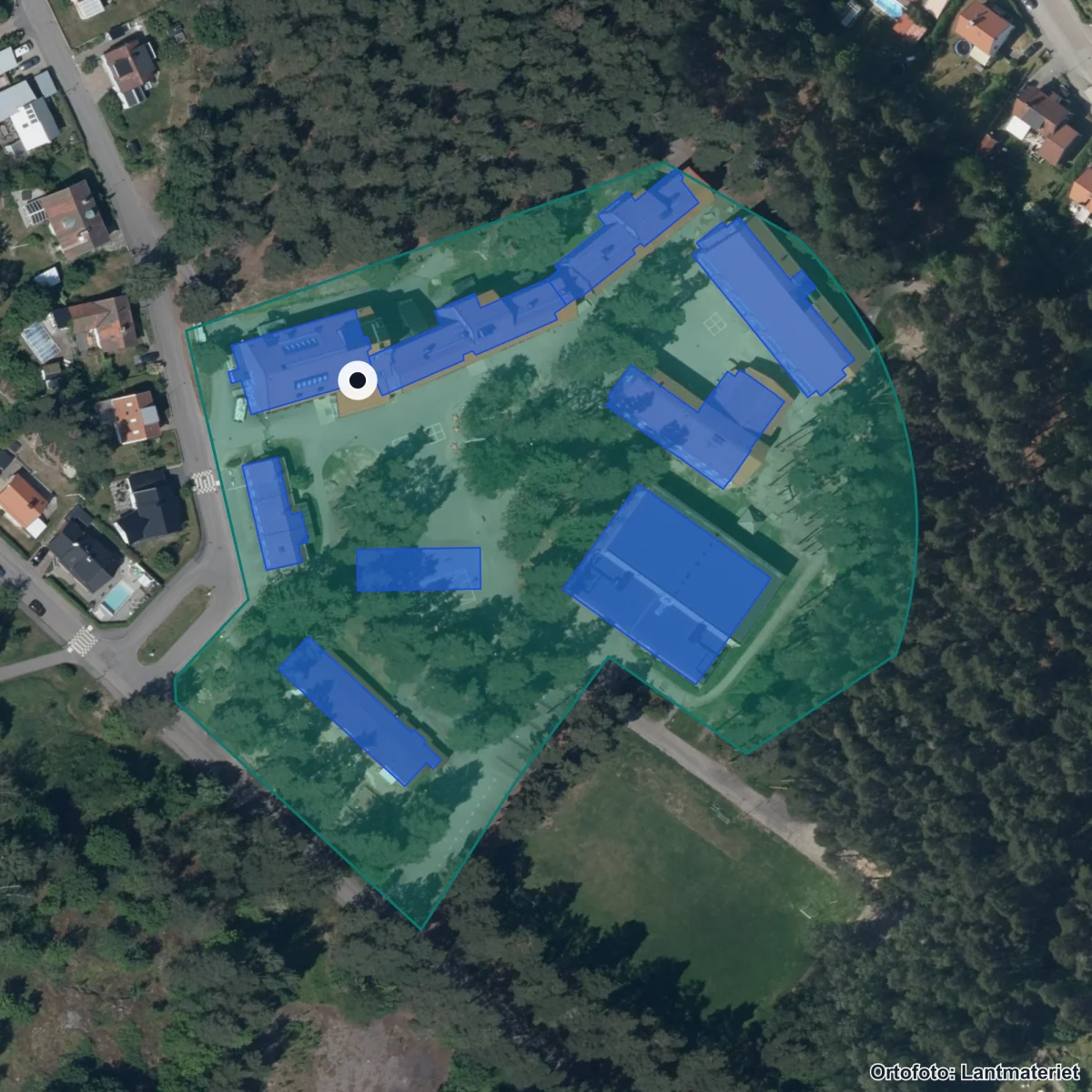 Aerial view of Linghemsskolan, orthophoto from Lantmäteriet