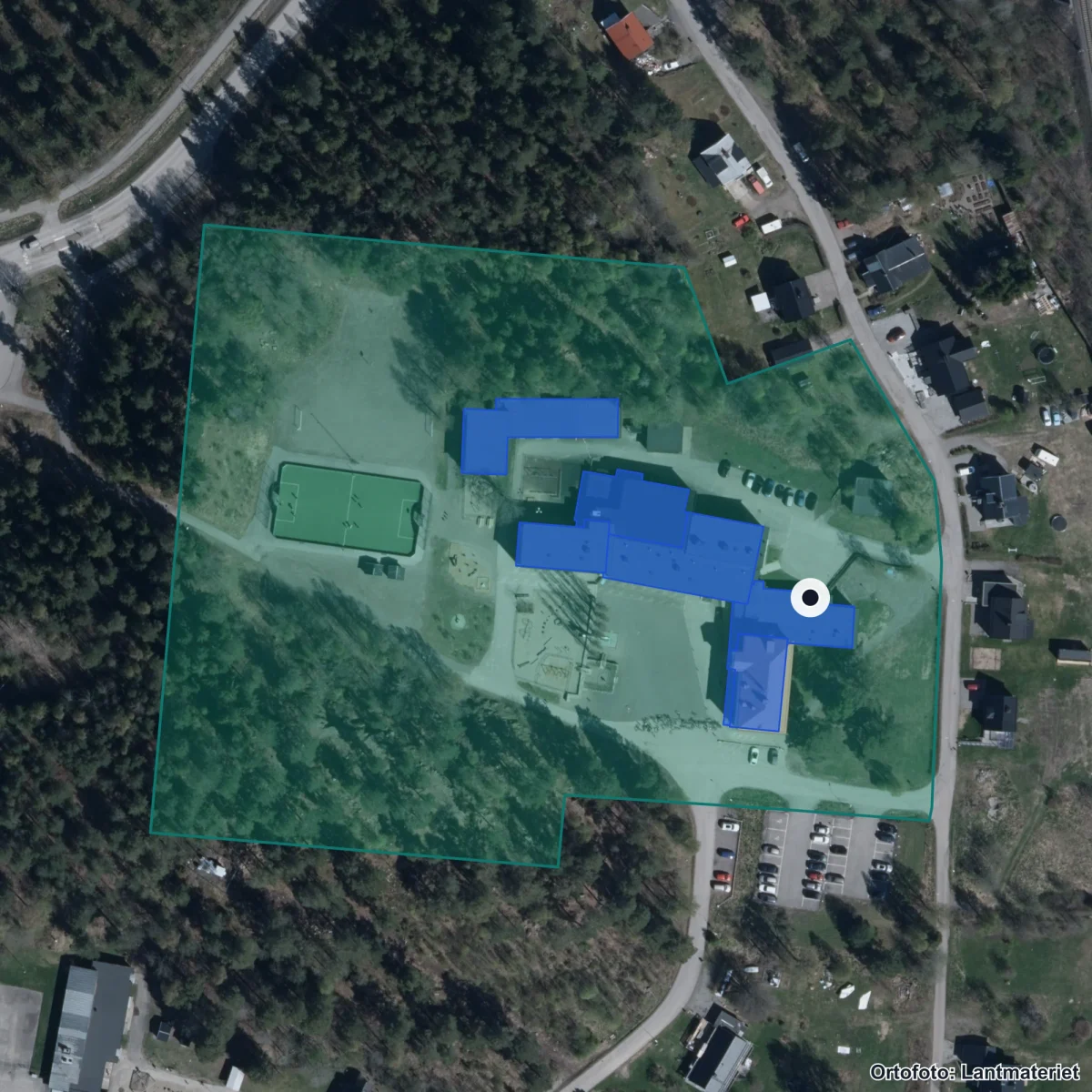 Flygbild över Bergeforsens skola, ortofoto från Lantmäteriet