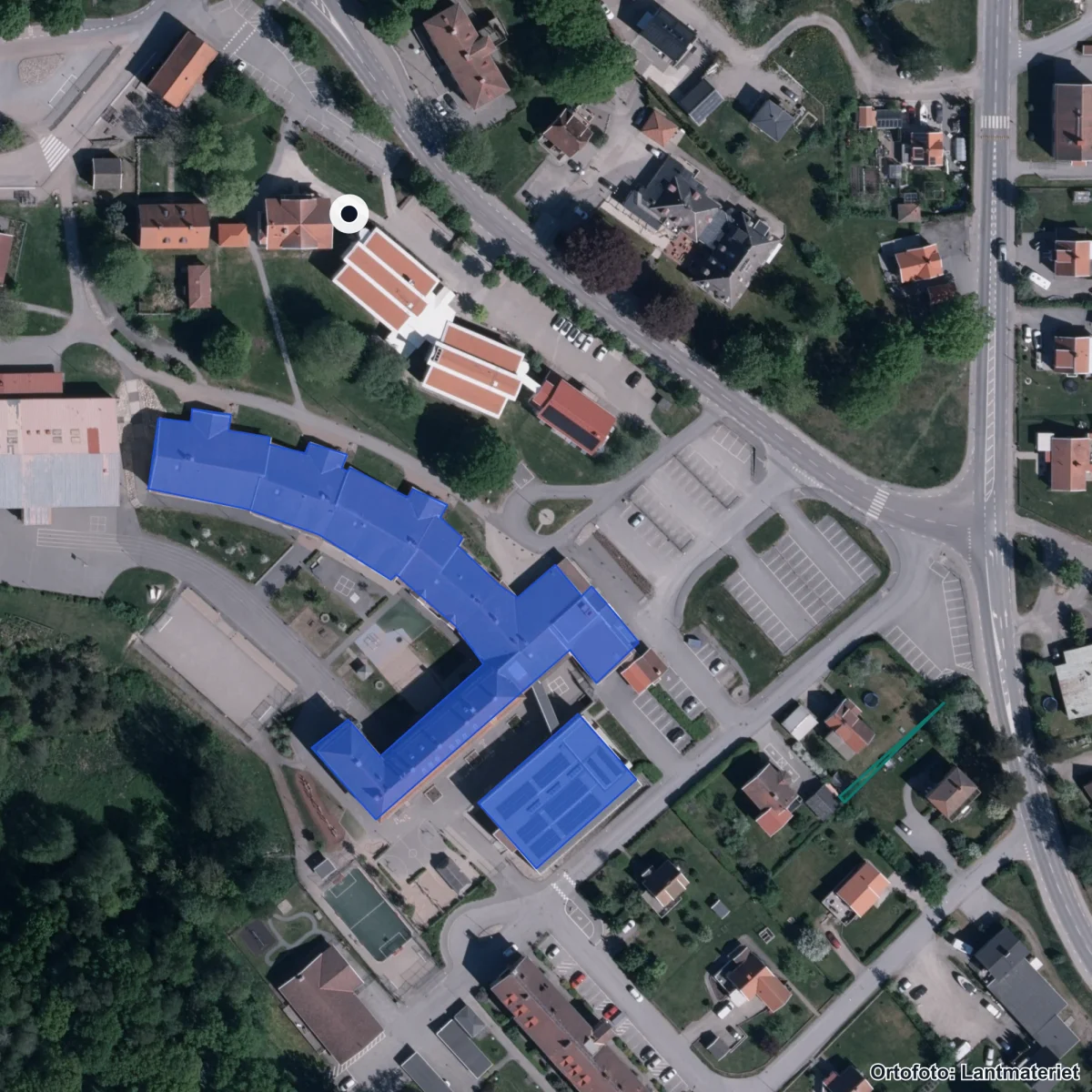 Flygbild över Lärcentrum, ortofoto från Lantmäteriet