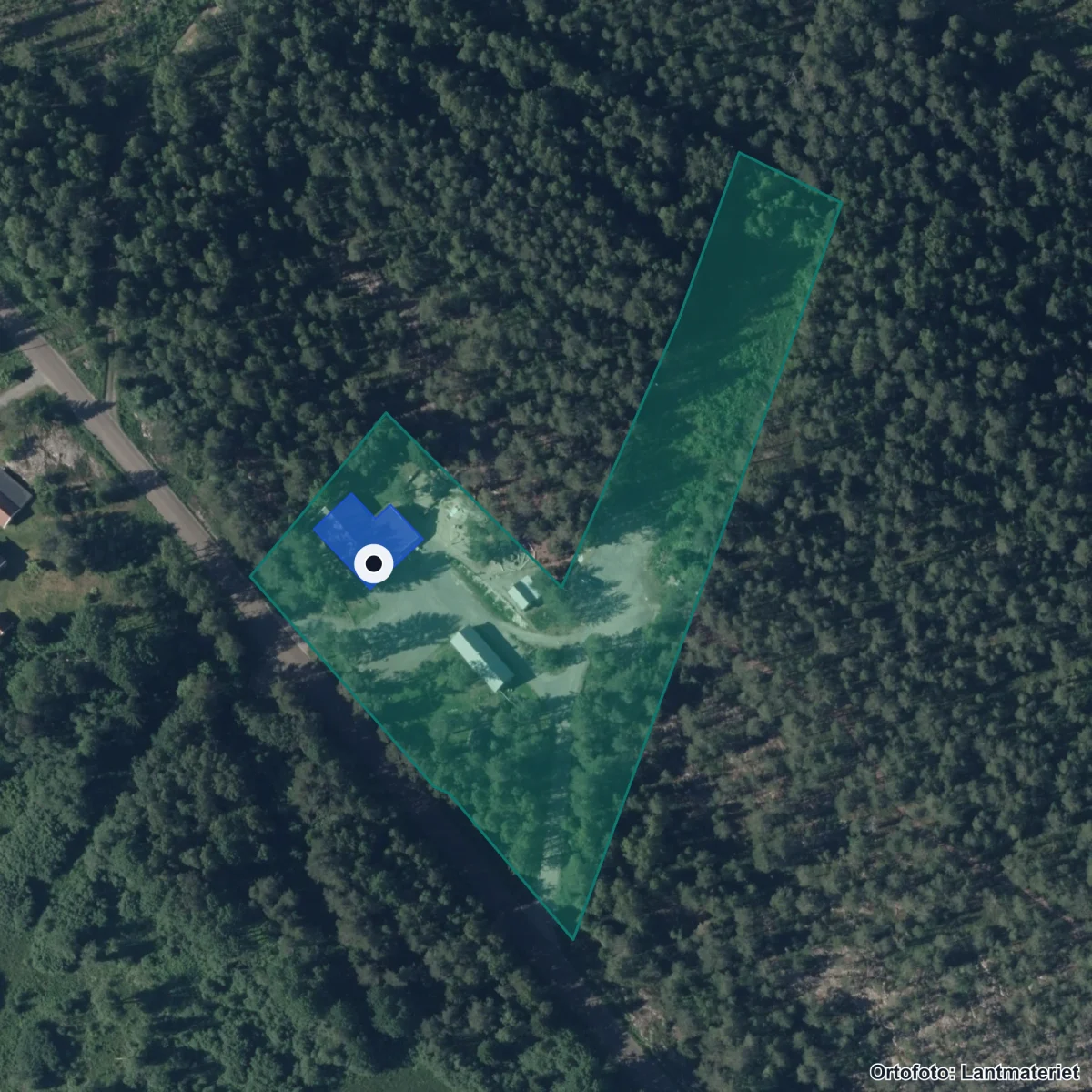 Flygbild över Föräldrakooperativet Stensödens Naturförskola, ortofoto från Lantmäteriet