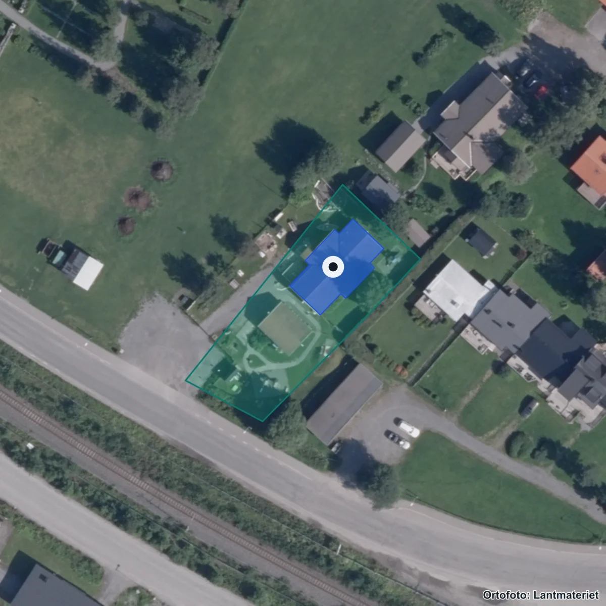 Flygbild över Filurens Förskola, ortofoto från Lantmäteriet