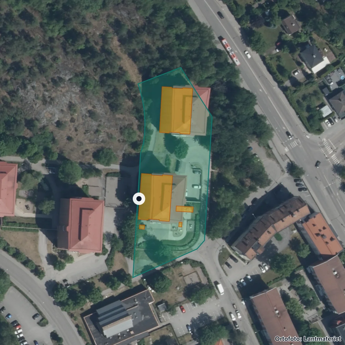 Flygbild över Föräldrakooperativet Stjärnan Ekonomisk Förening, ortofoto från Lantmäteriet