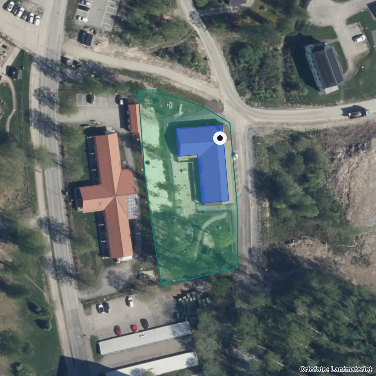 Flygbild över Olympicaförskolan - Marnäs, ortofoto från Lantmäteriet