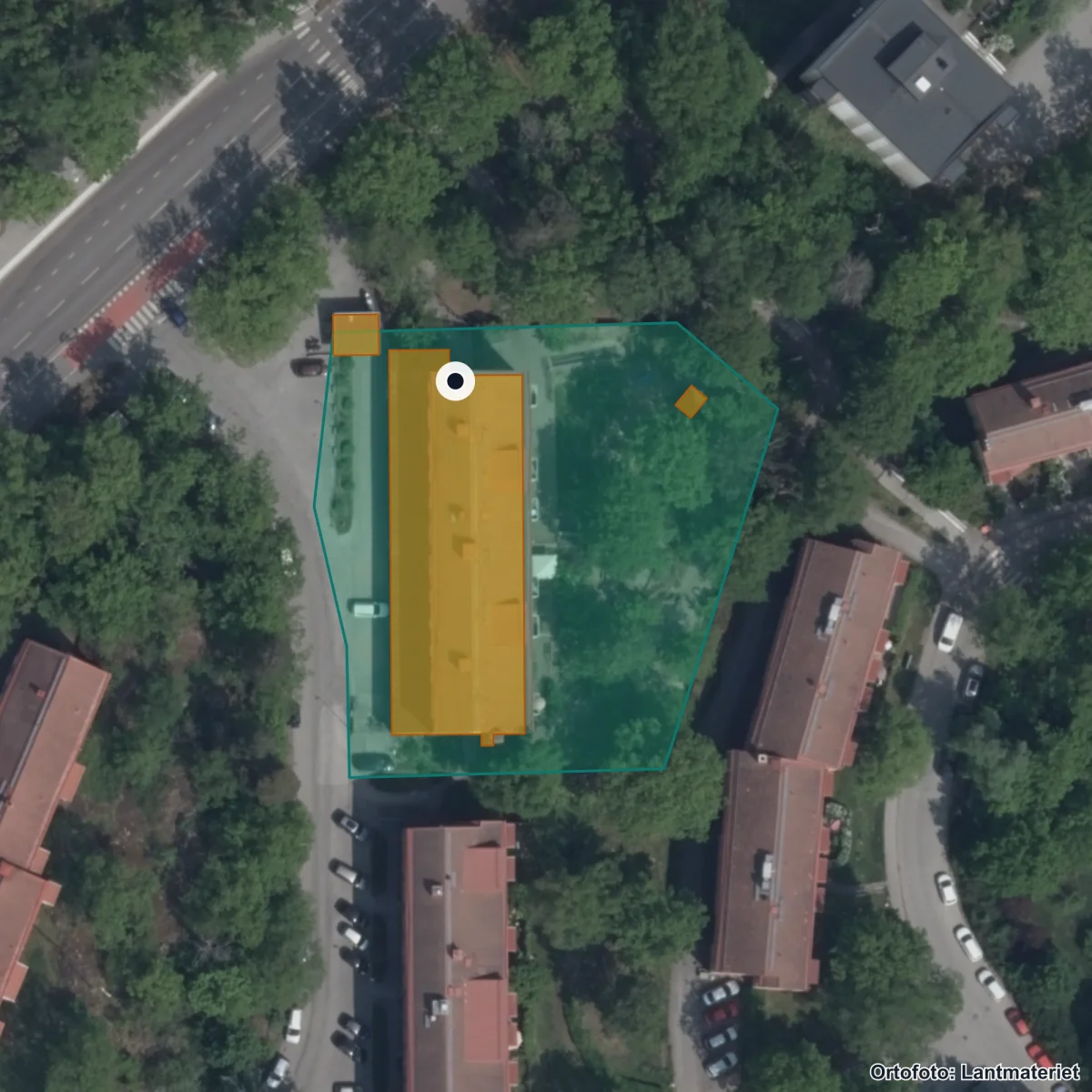Flygbild över Saltsjö-duvnäs Montessoriförskola, ortofoto från Lantmäteriet