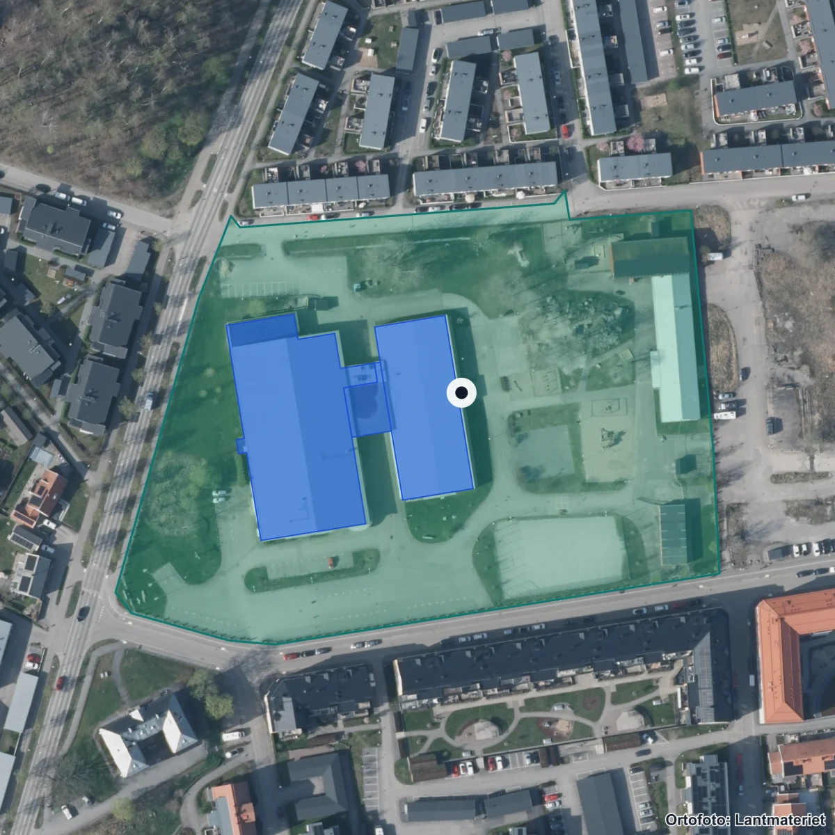 Flygbild över Grenadjärskolans Förskola, ortofoto från Lantmäteriet