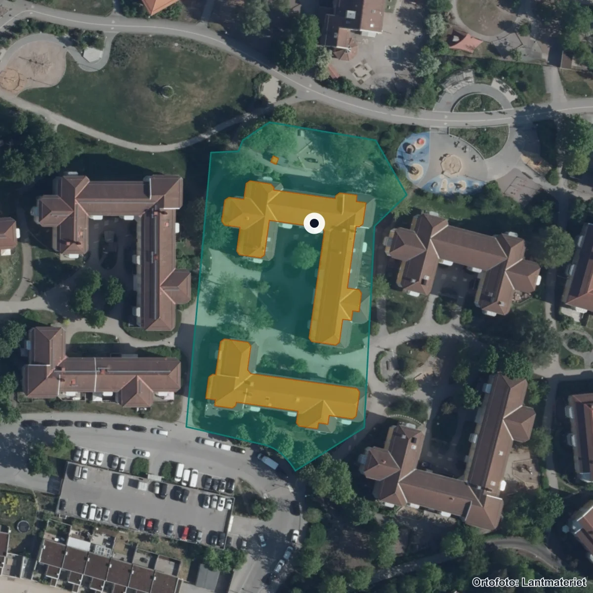 Aerial view of Tigerungen Montessoriförskola, orthophoto from Lantmäteriet