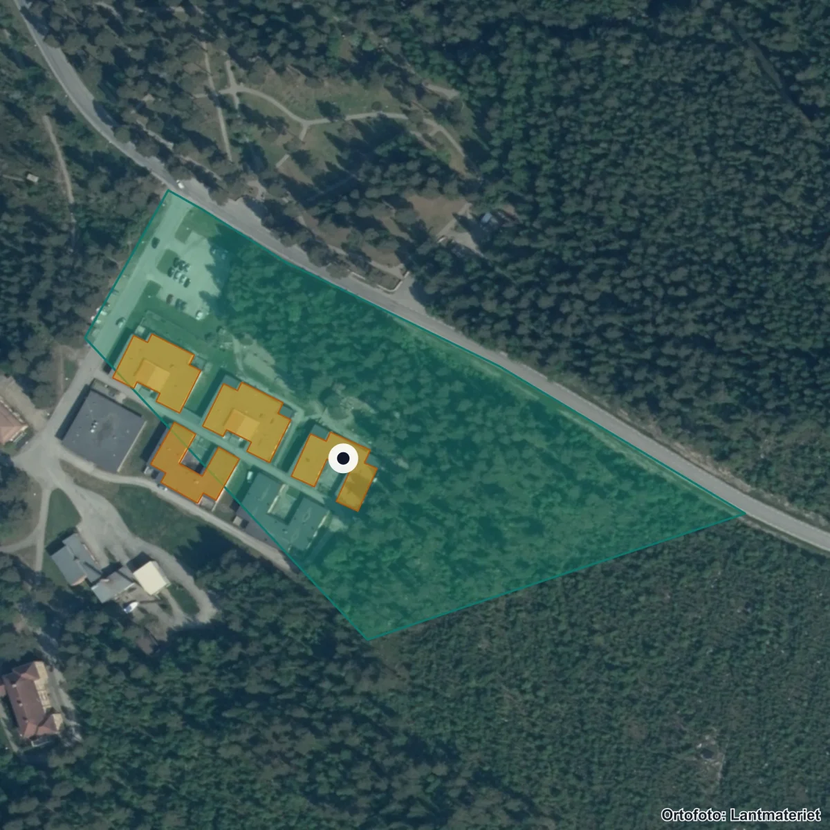 Flygbild över Trollskogens Förskola, ortofoto från Lantmäteriet