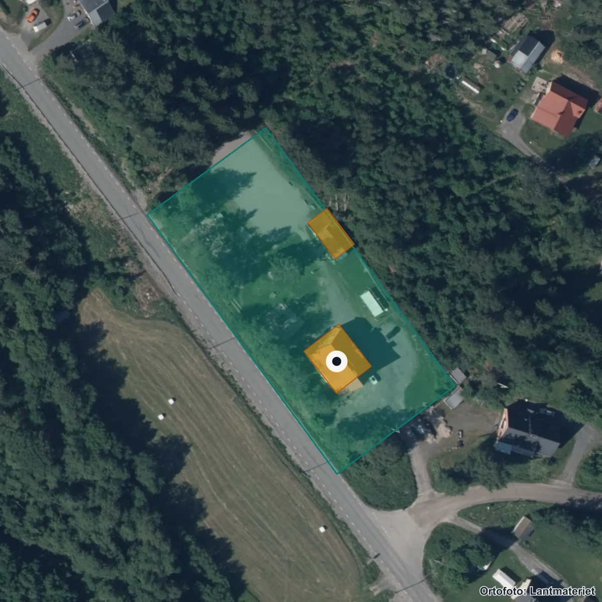 Flygbild över Faresta Föräldrakooperativ, ortofoto från Lantmäteriet