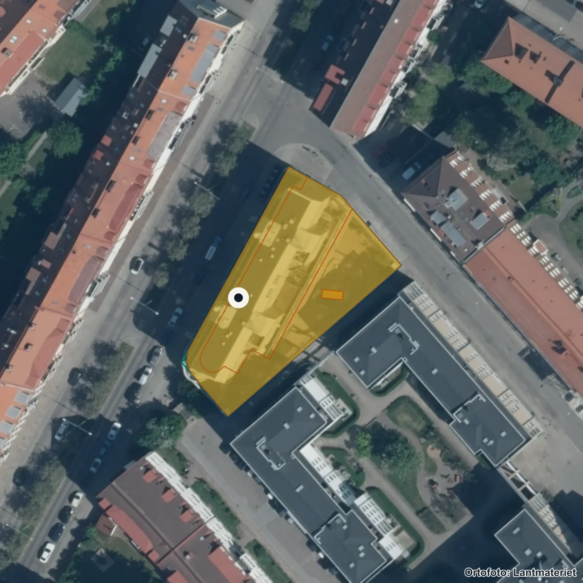Flygbild över Möllevångens Montessori, ortofoto från Lantmäteriet