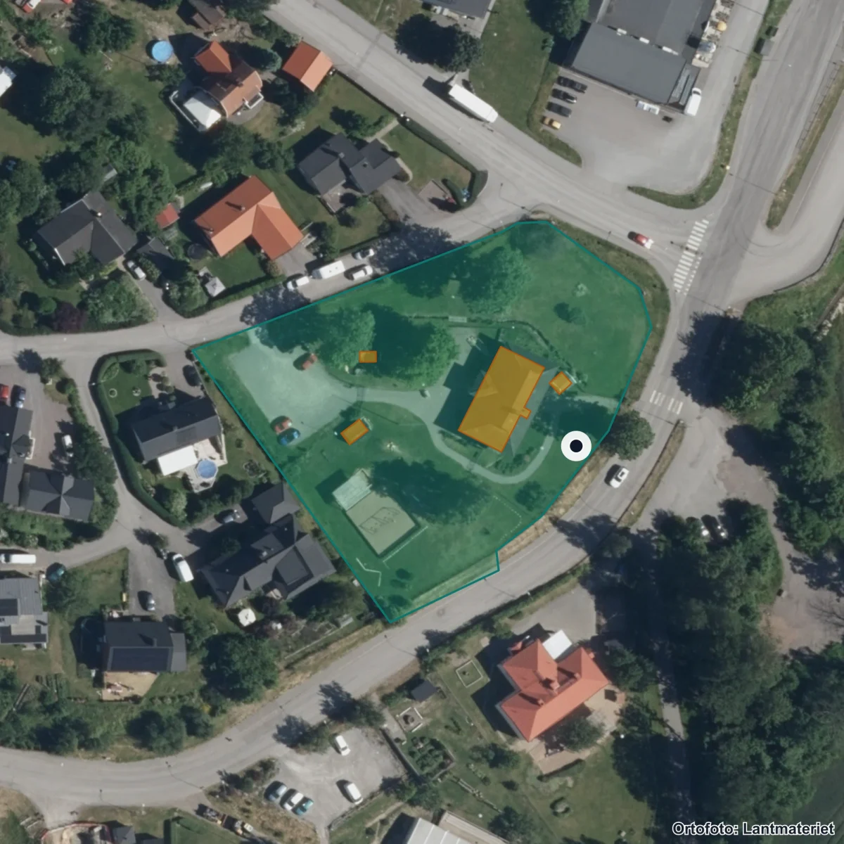 Flygbild över Liljans Förskola, ortofoto från Lantmäteriet