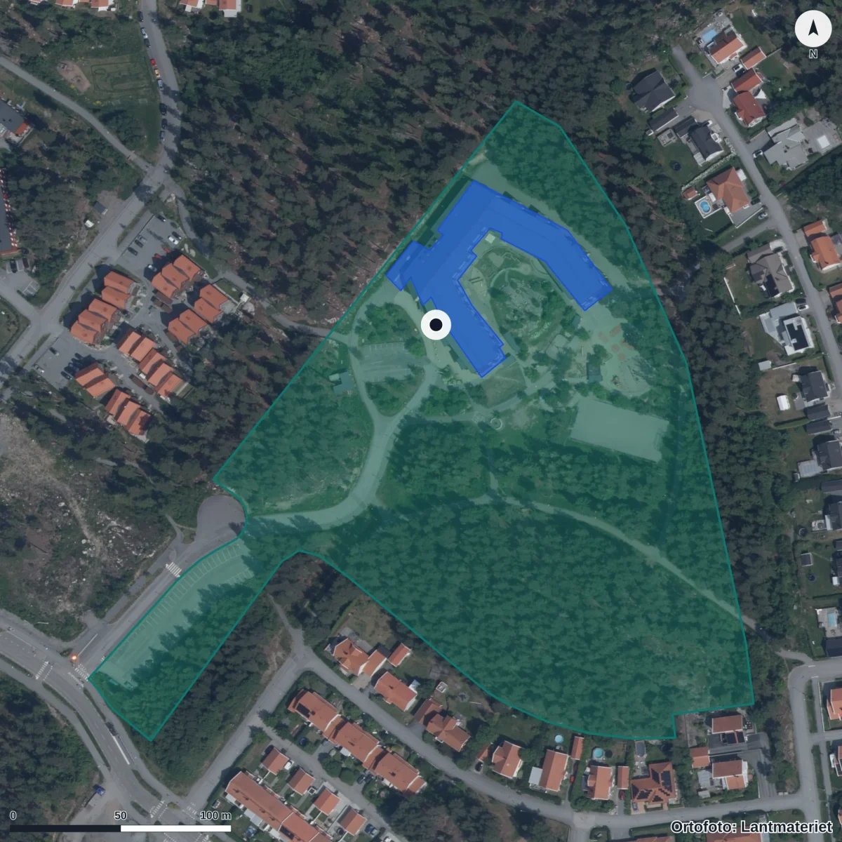 Flygbild över Långhundra Förskola, ortofoto från Lantmäteriet