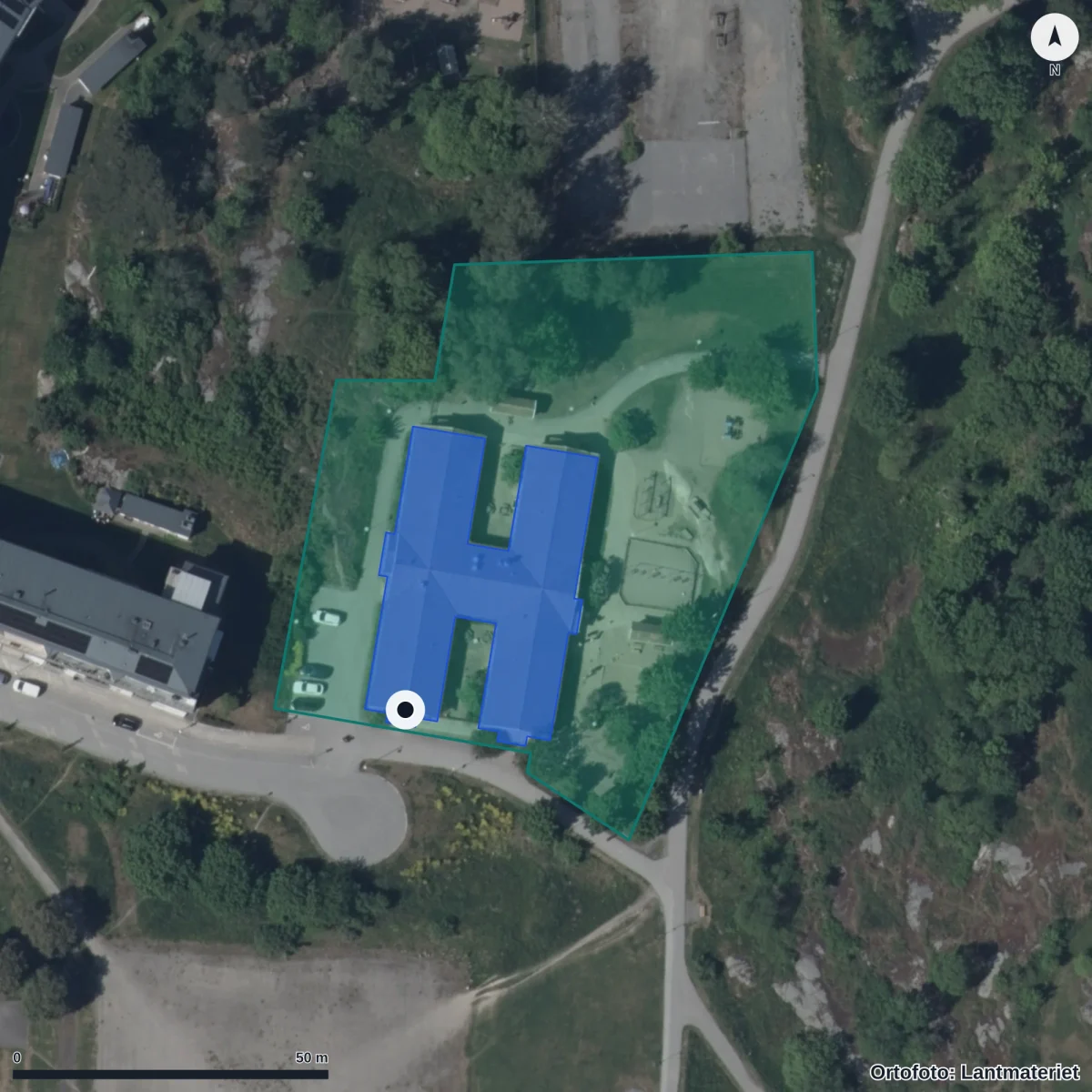 Flygbild över Kunskapkskryssarens Förskola Berga, ortofoto från Lantmäteriet