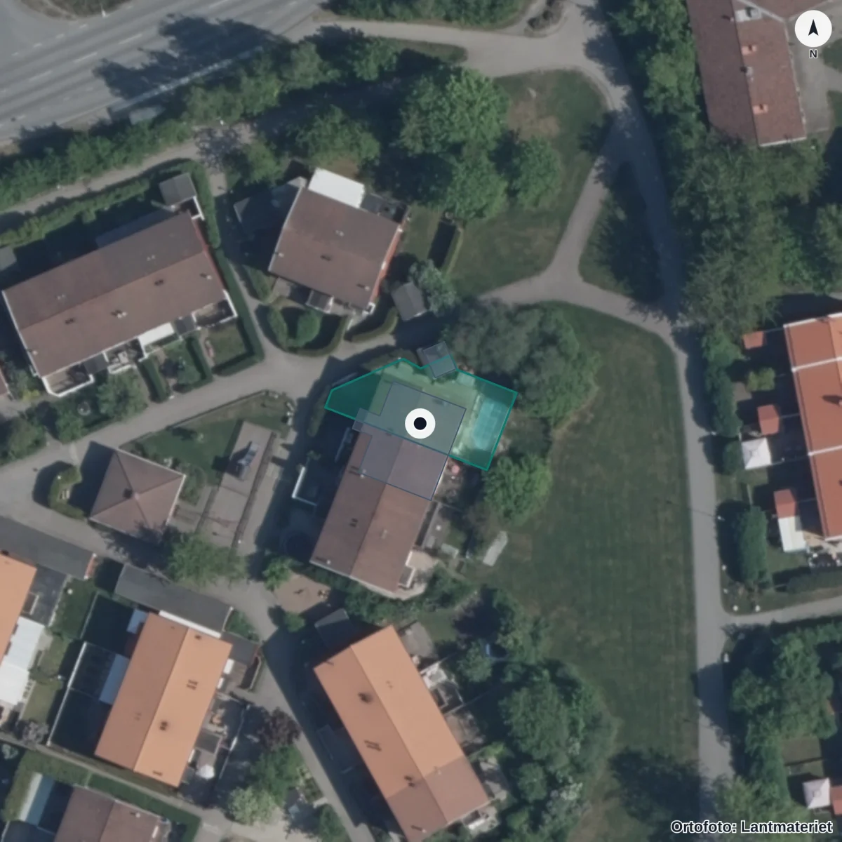 Flygbild över Förskolan Sagokullen, ortofoto från Lantmäteriet