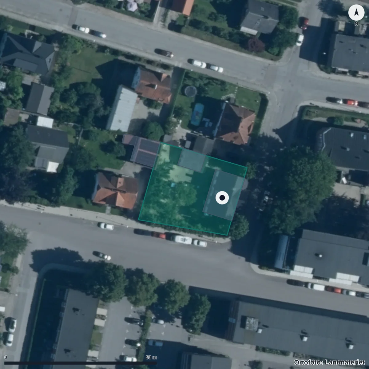 Flygbild över Emmabo Förskola, ortofoto från Lantmäteriet