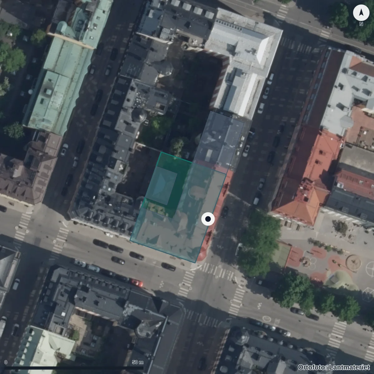 Flygbild över Förskolan, Artillerigatans Montessoriförskolan, ortofoto från Lantmäteriet