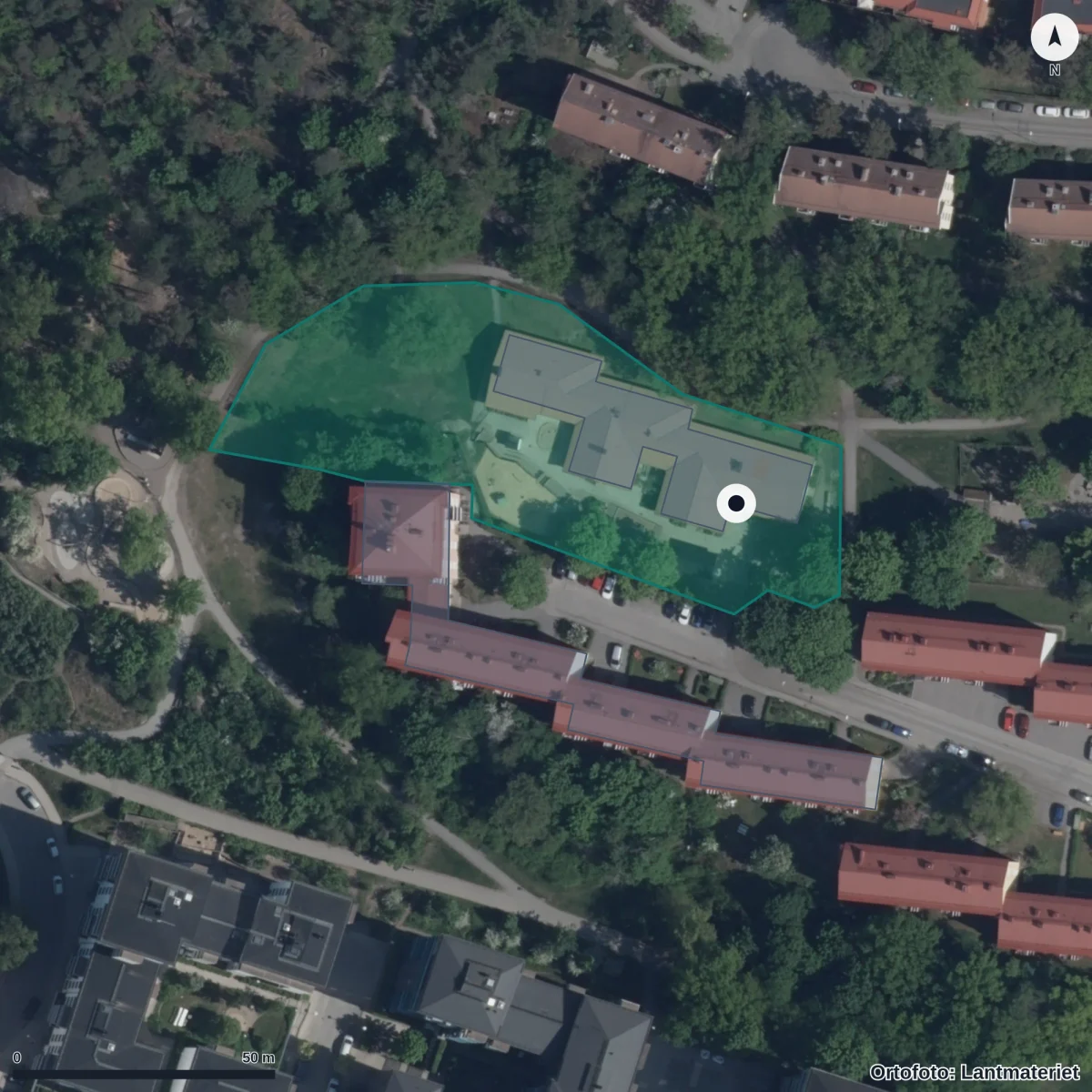 Flygbild över Förskolan Stormfågeln, ortofoto från Lantmäteriet