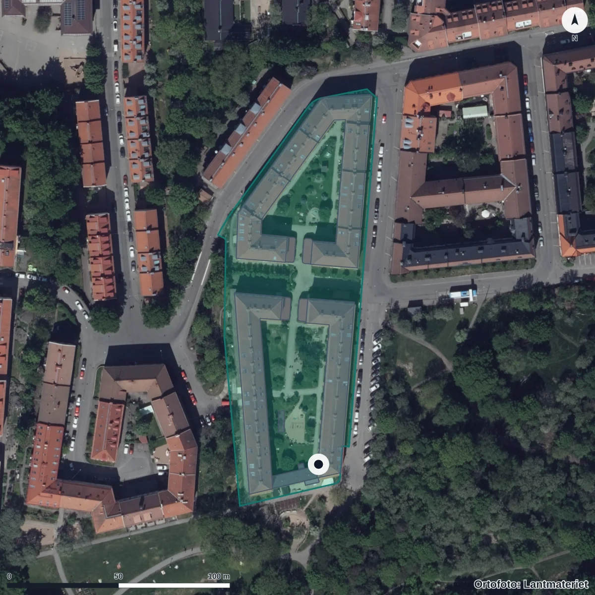 Flygbild över I Ur Och Skur Utsikten Förskola, ortofoto från Lantmäteriet