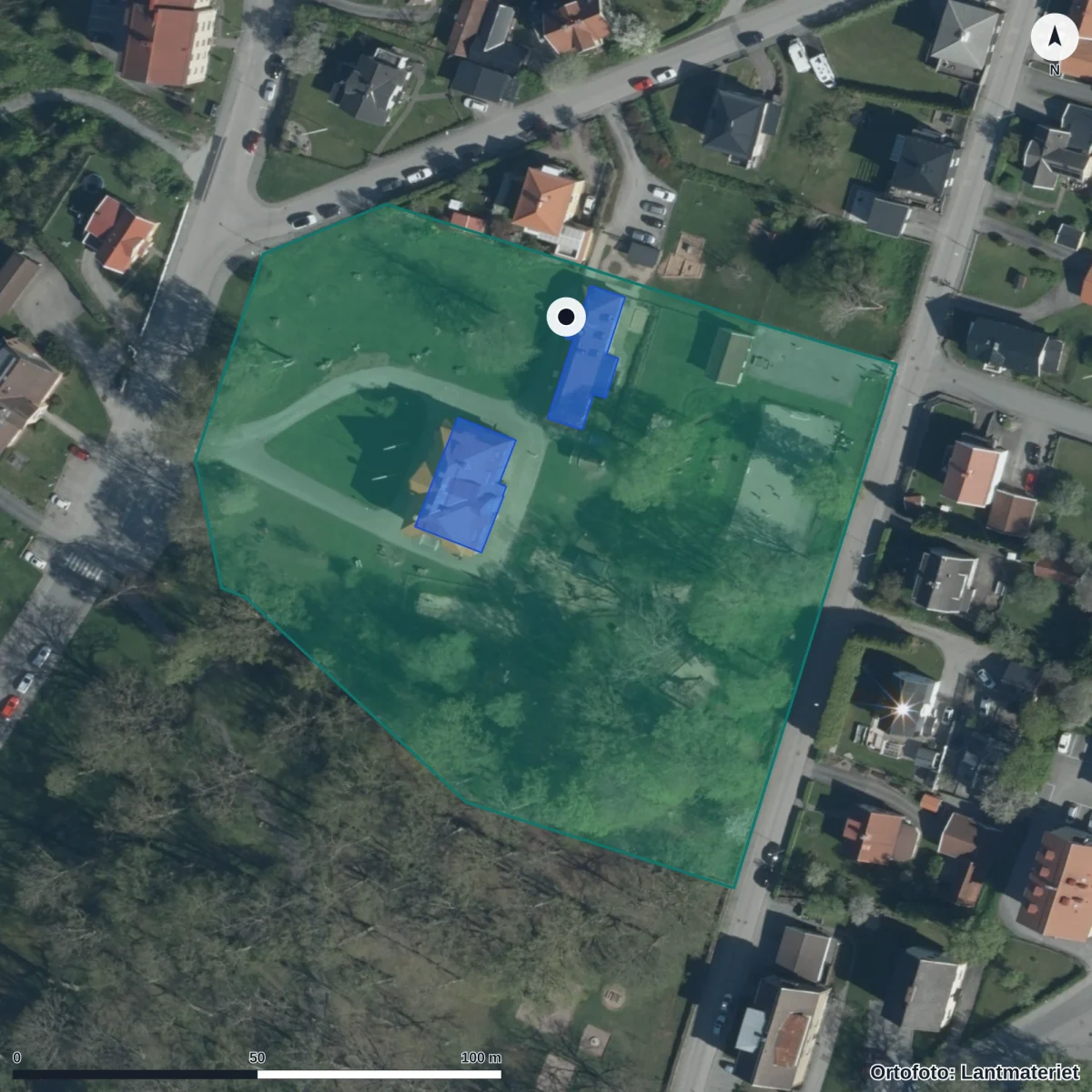 Flygbild över Montessoriskolan Lindängen, ortofoto från Lantmäteriet