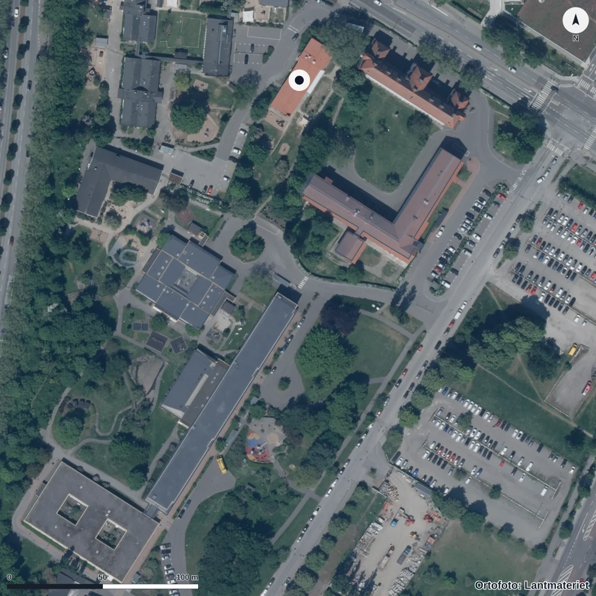Flygbild över Änggårdens Förskola, ortofoto från Lantmäteriet