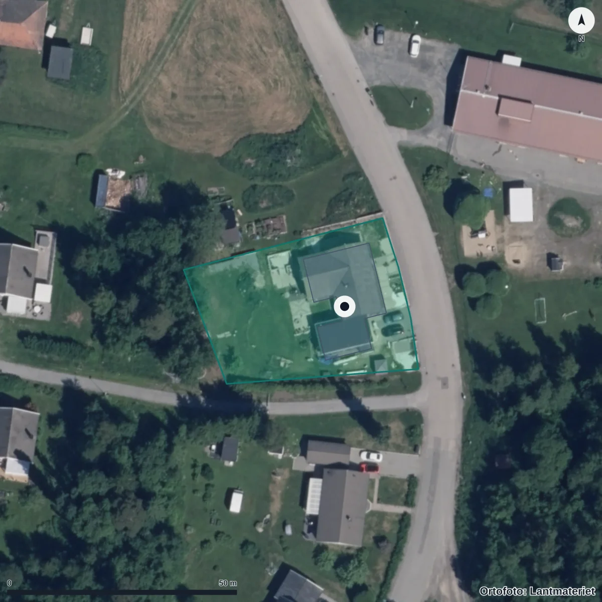 Flygbild över Vårö Förskola, ortofoto från Lantmäteriet